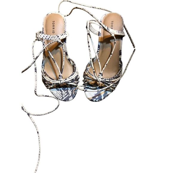 Torrid reptile print wedge esperadille sandals. NWOB. Size 9W - Picture 2 of 6